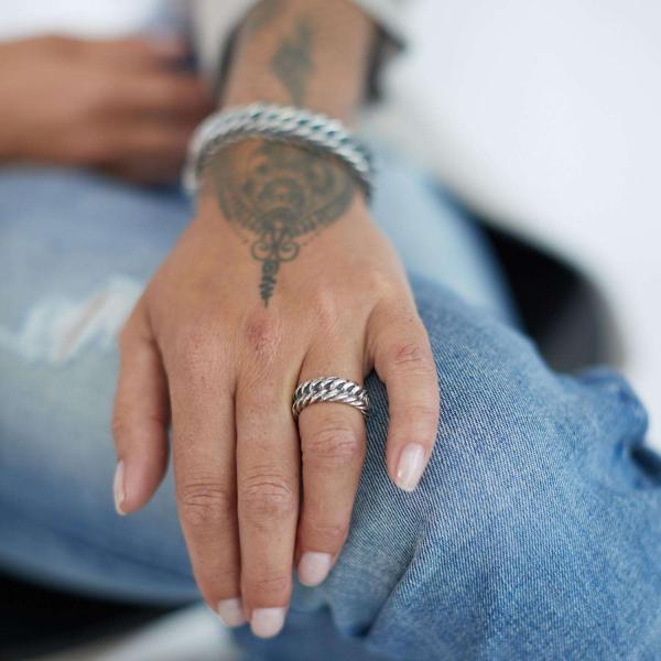 145 Ring Female LINKED Collection