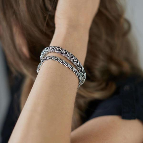 148 Bracelet Female BREEZE Collection