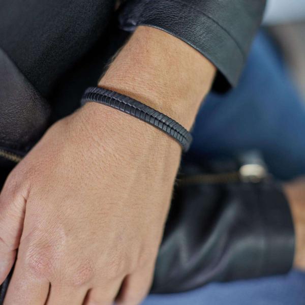 157BLK Bracelet Black Female CHEVRON Collection