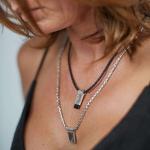 184BLK Collier Black Female CHEVRON Collection