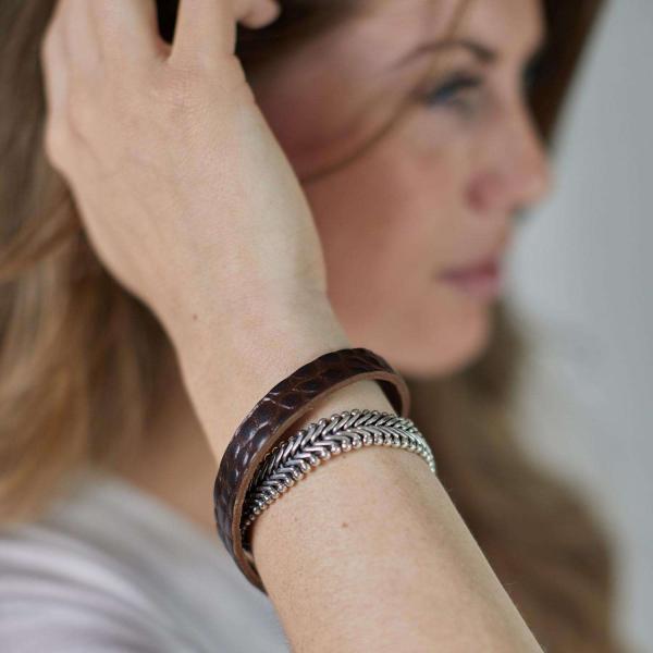 214BRC Wrap Brown Croco Female CLASSIC CHEVRON Collection