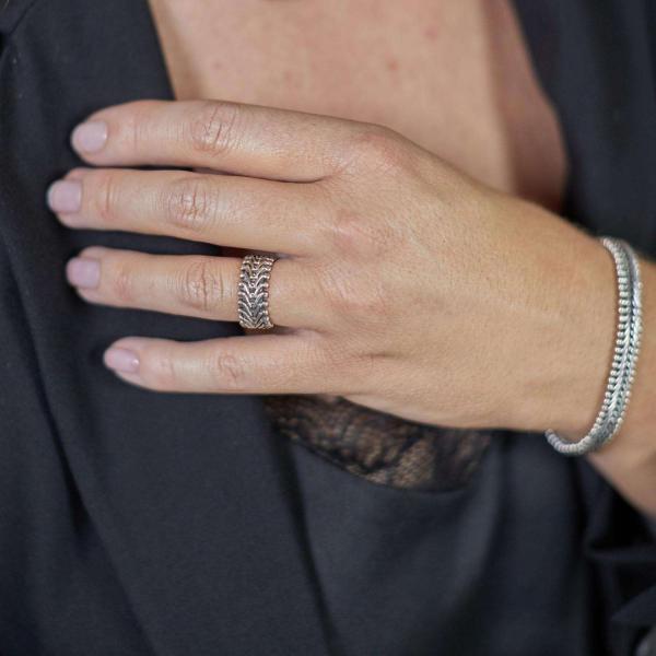 238 Ring Female CLASSIC CHEVRON Collection